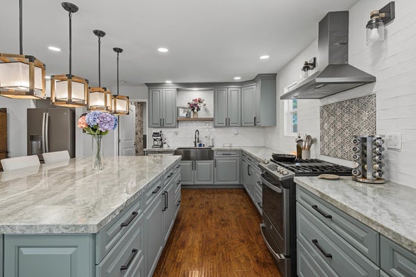 876 PLACER AVE, MANTECA, CA 95336 - Image f39db5841a99efda15fe8d95e2fa0198/2387491372