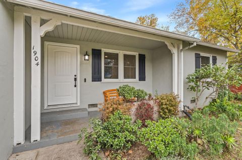 1904 Iris Avenue Sacramento CA 95815
