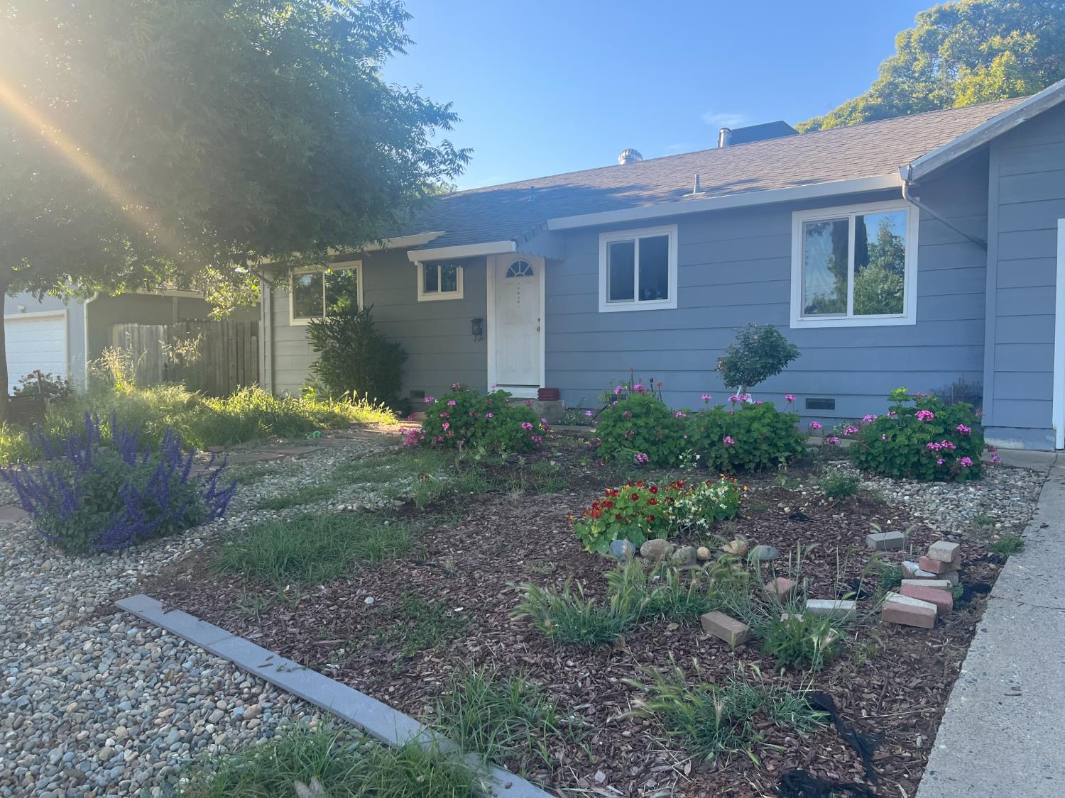 10237 Agnes Circle