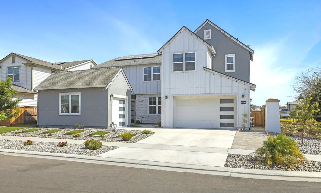 Photo of 2913 Hercules Court, Lathrop, CA 95330 (MLS # 225119477)