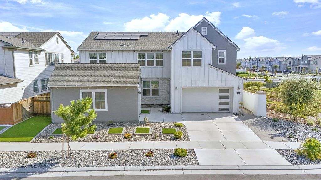 Photo of 2913 Hercules Court, Lathrop, CA 95330 (MLS # 225119477)