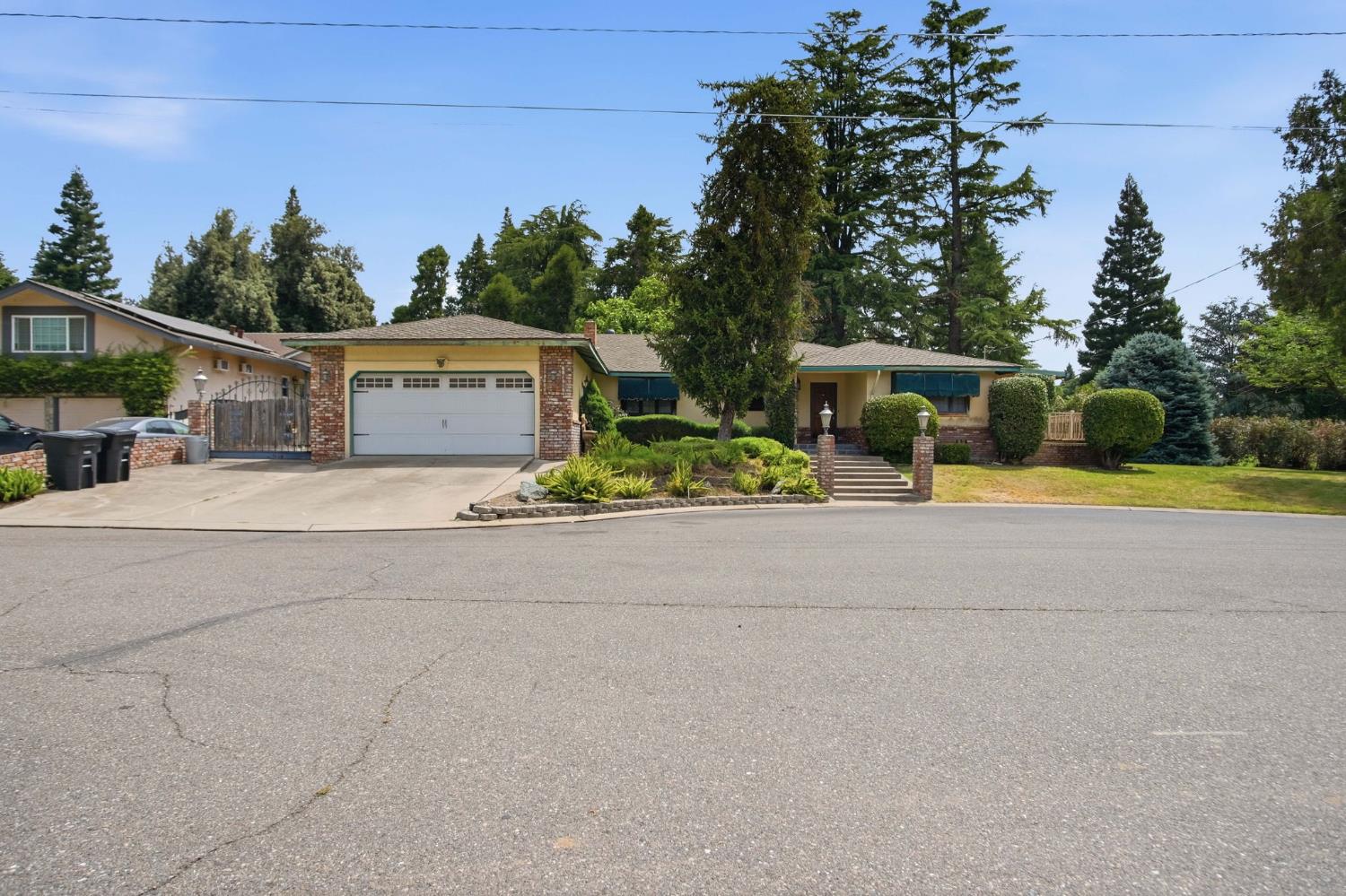2411 Pinehurst Drive