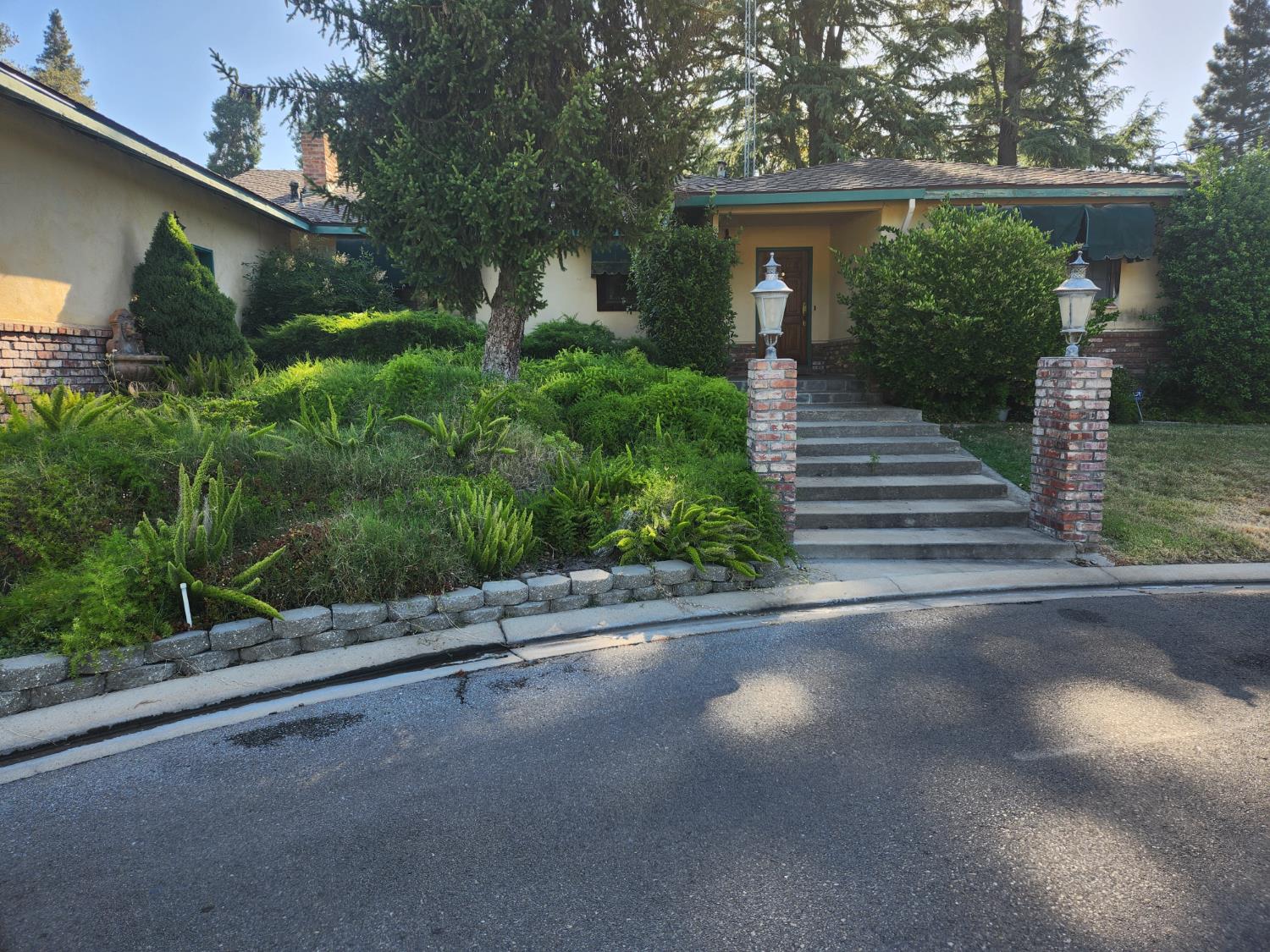 2411 Pinehurst Drive