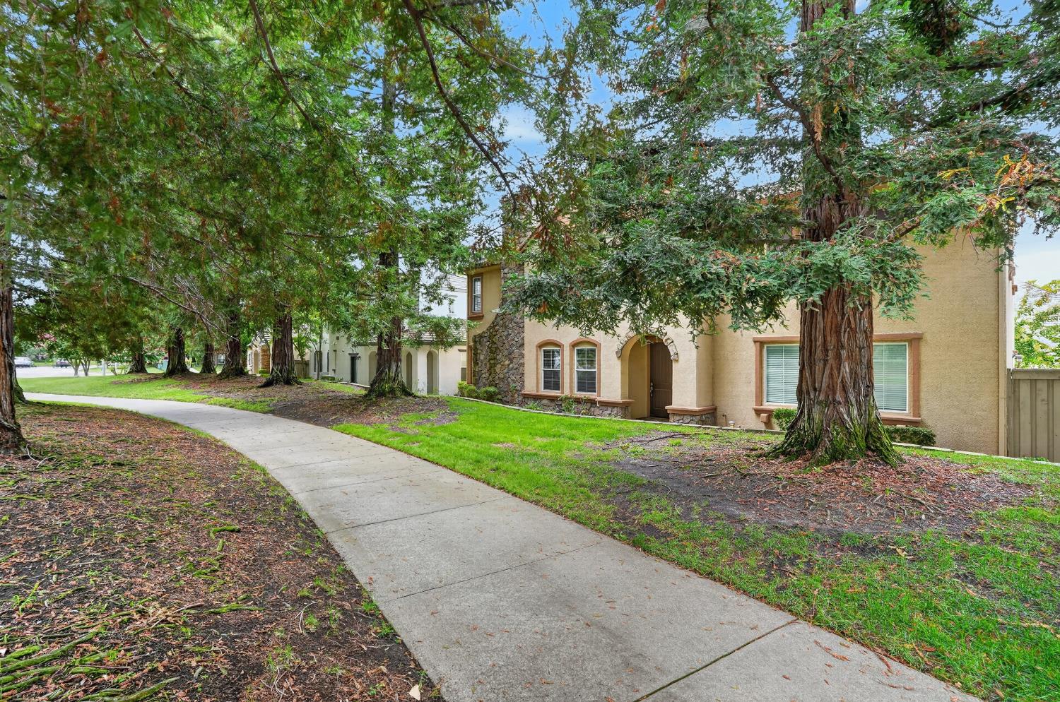 8004 Linda Isle Lane
