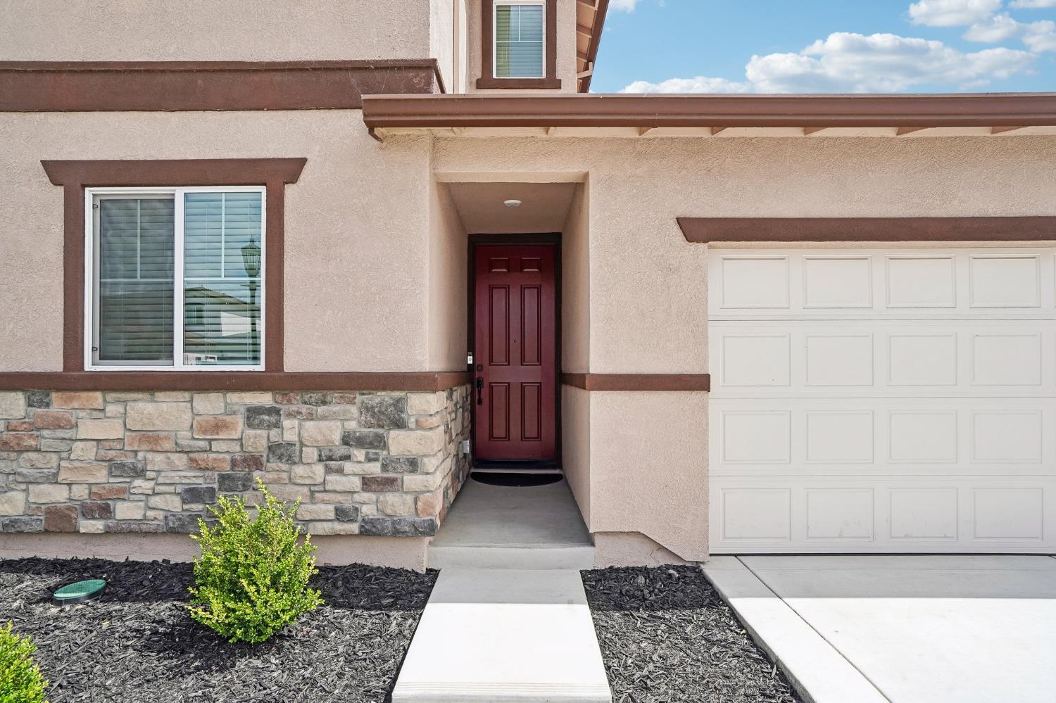 7260 Robins Cove Drive