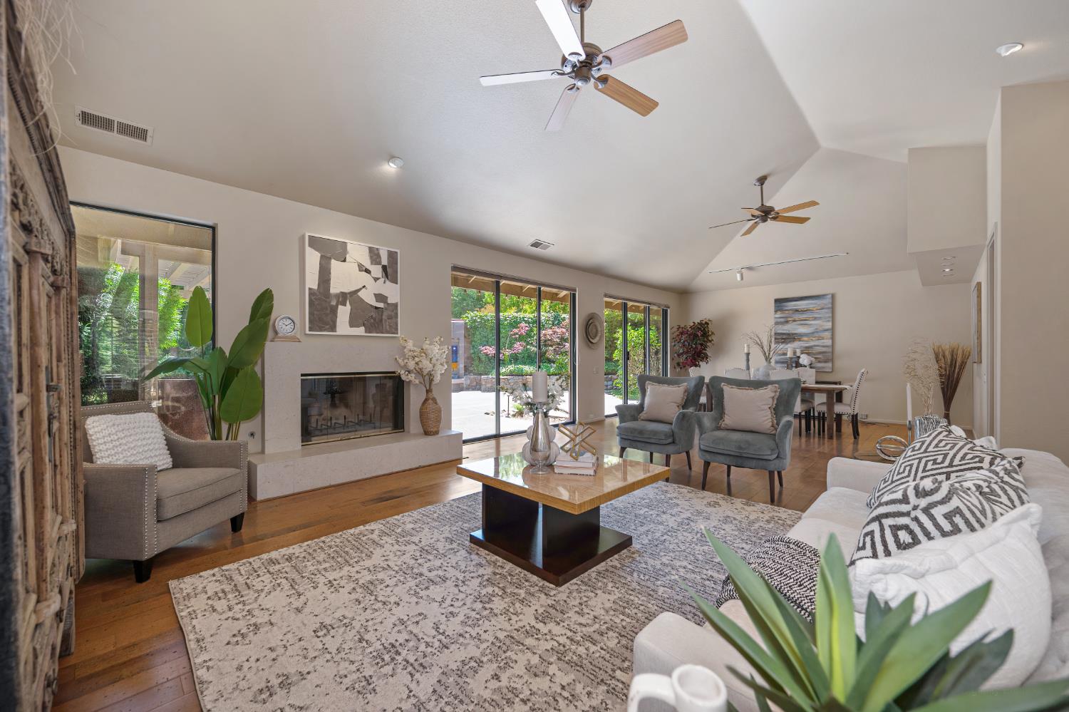11390 Huntington Village Lane
