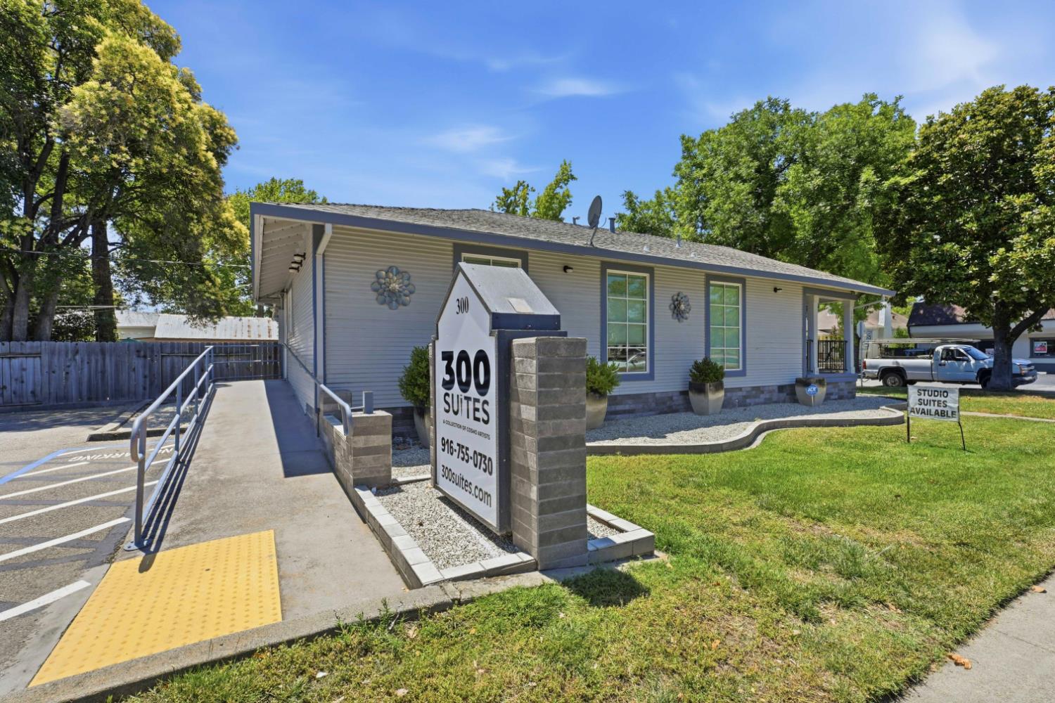 300 Douglas Boulevard