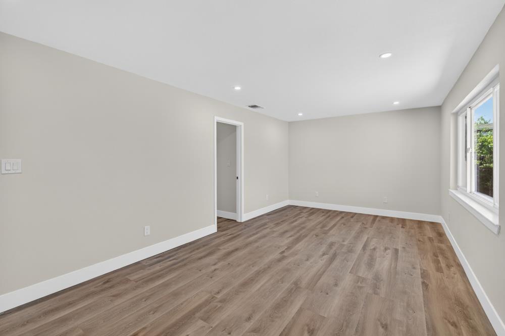8212 Bruns Way