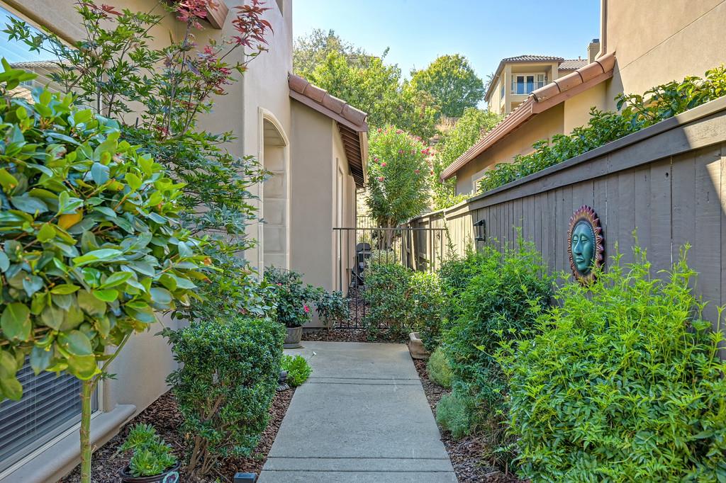 5048 Mertola Drive