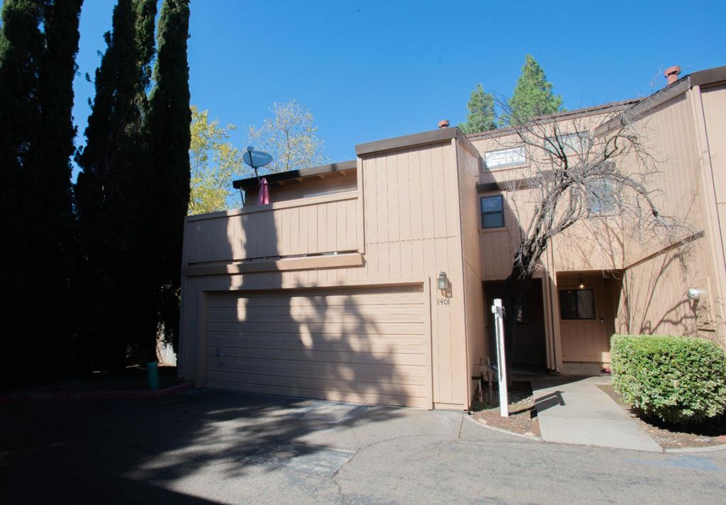 Photo of 1401 Hood Road, Sacramento, CA 95825 (MLS # 225132748)