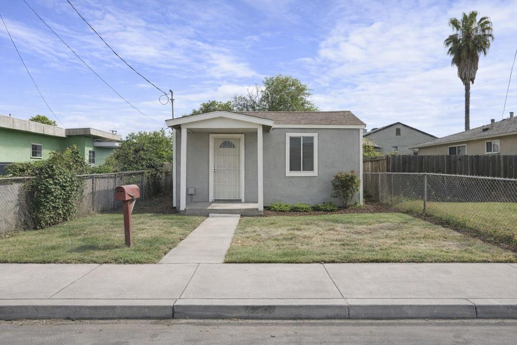 Photo of 124 S Fresno Avenue, Stockton, CA 95203 (MLS # 226032706)