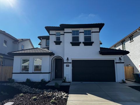 364 Whitefish Street Manteca CA 95337