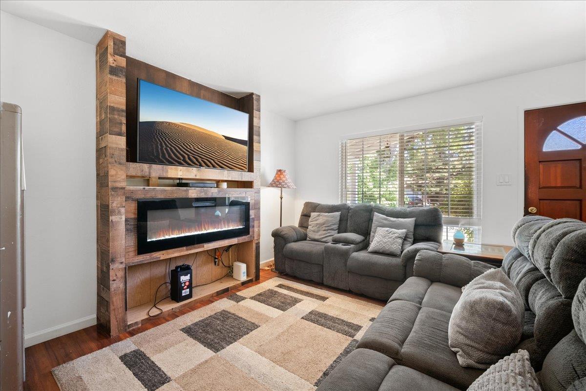2100 Bowling Green Drive