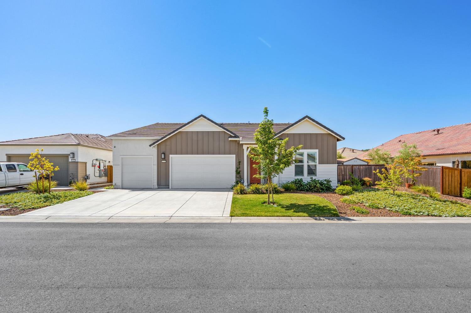 4721 Trumpet Lily Way
