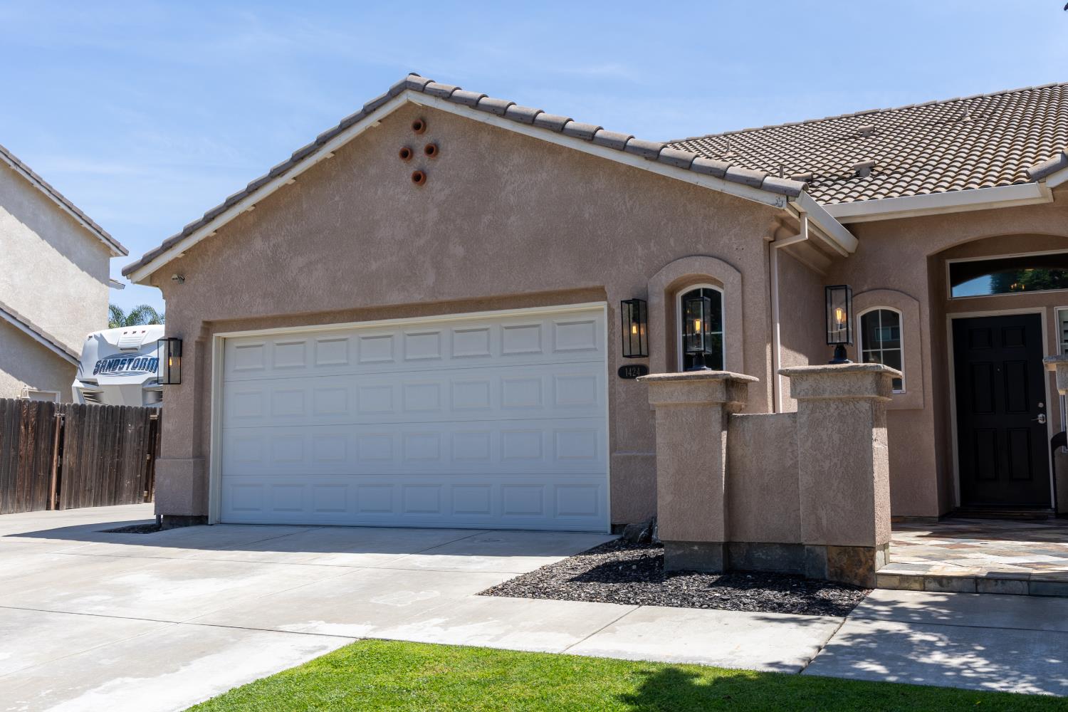 1424 Doria Way