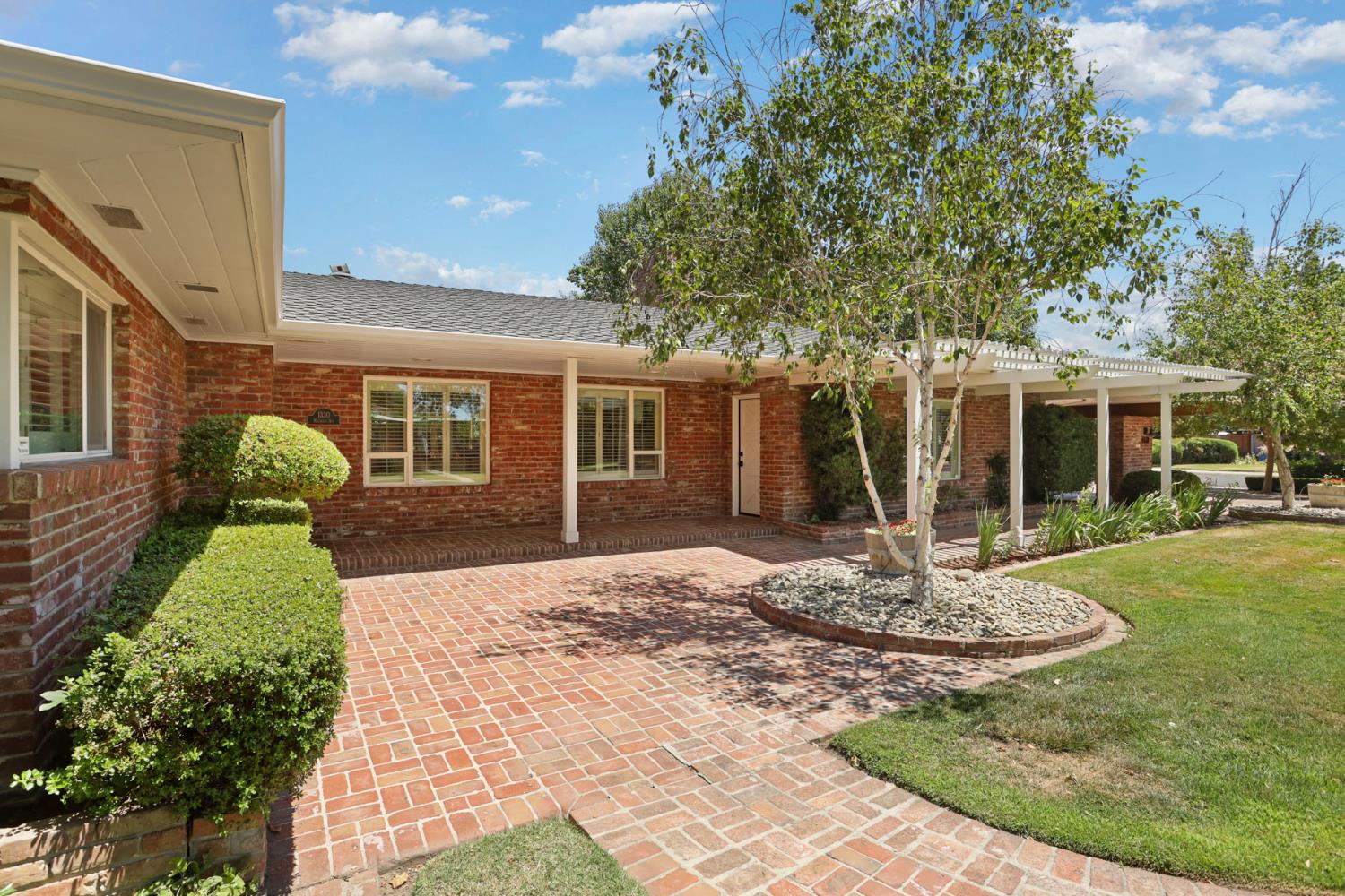 1330 Magnolia Avenue