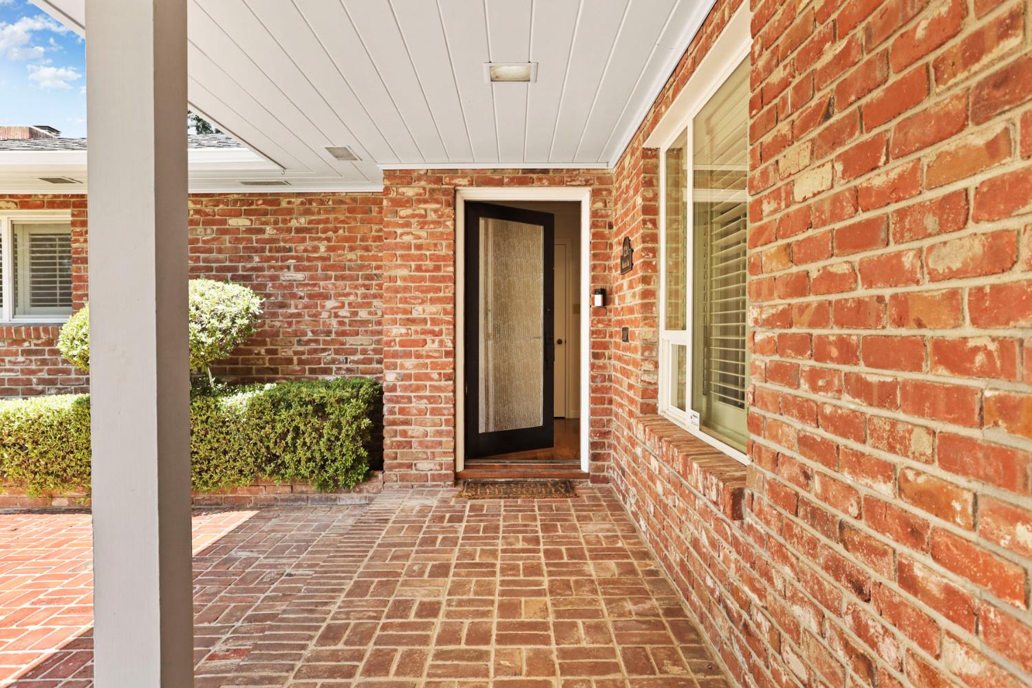 1330 Magnolia Avenue
