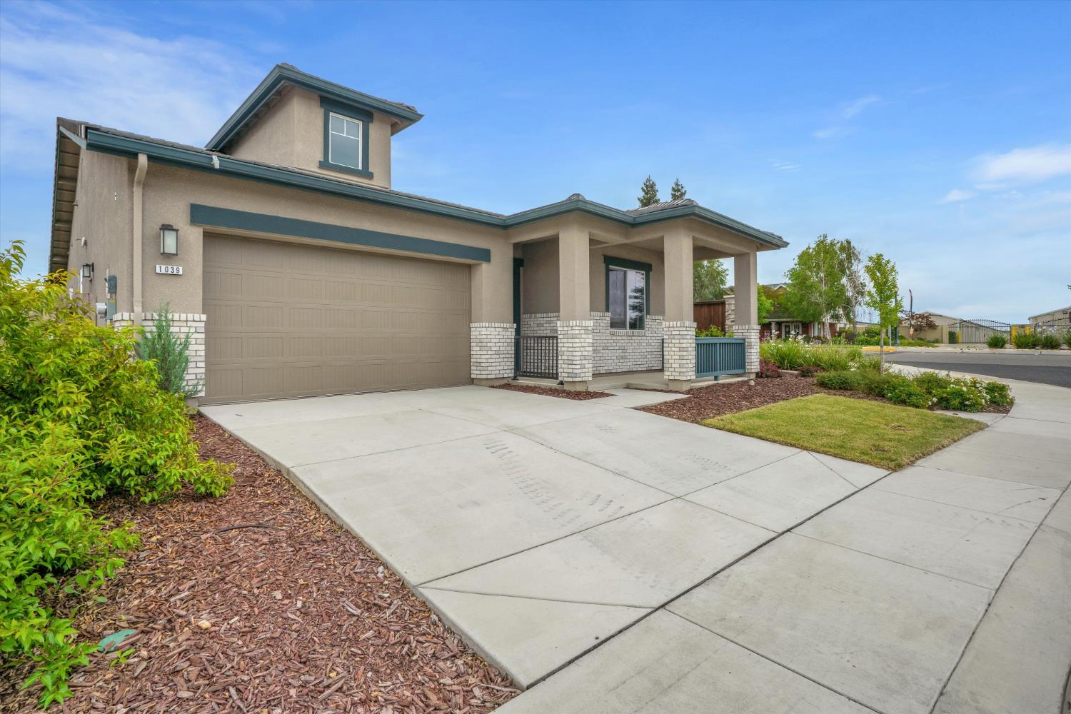 1039 Longview Drive