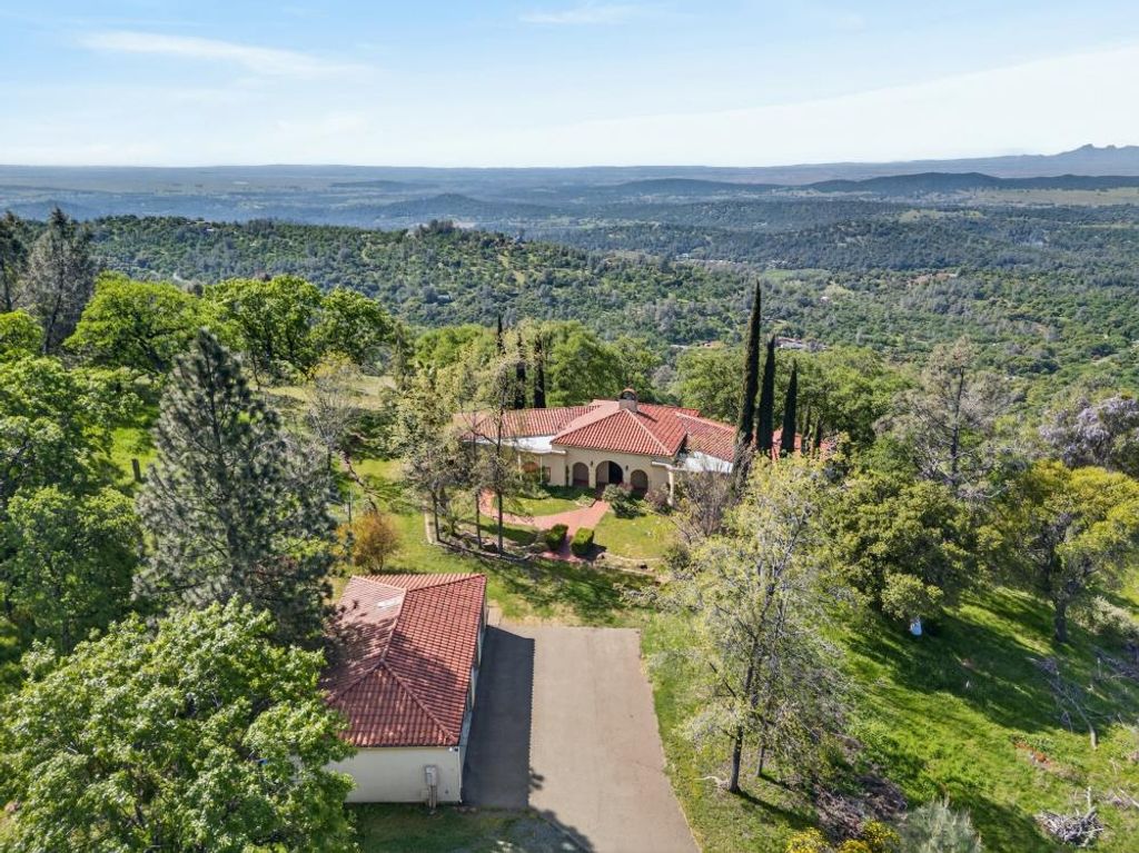 Photo of 11717 Mourning Dove, Browns Valley, CA 95918 (MLS # 226030899)