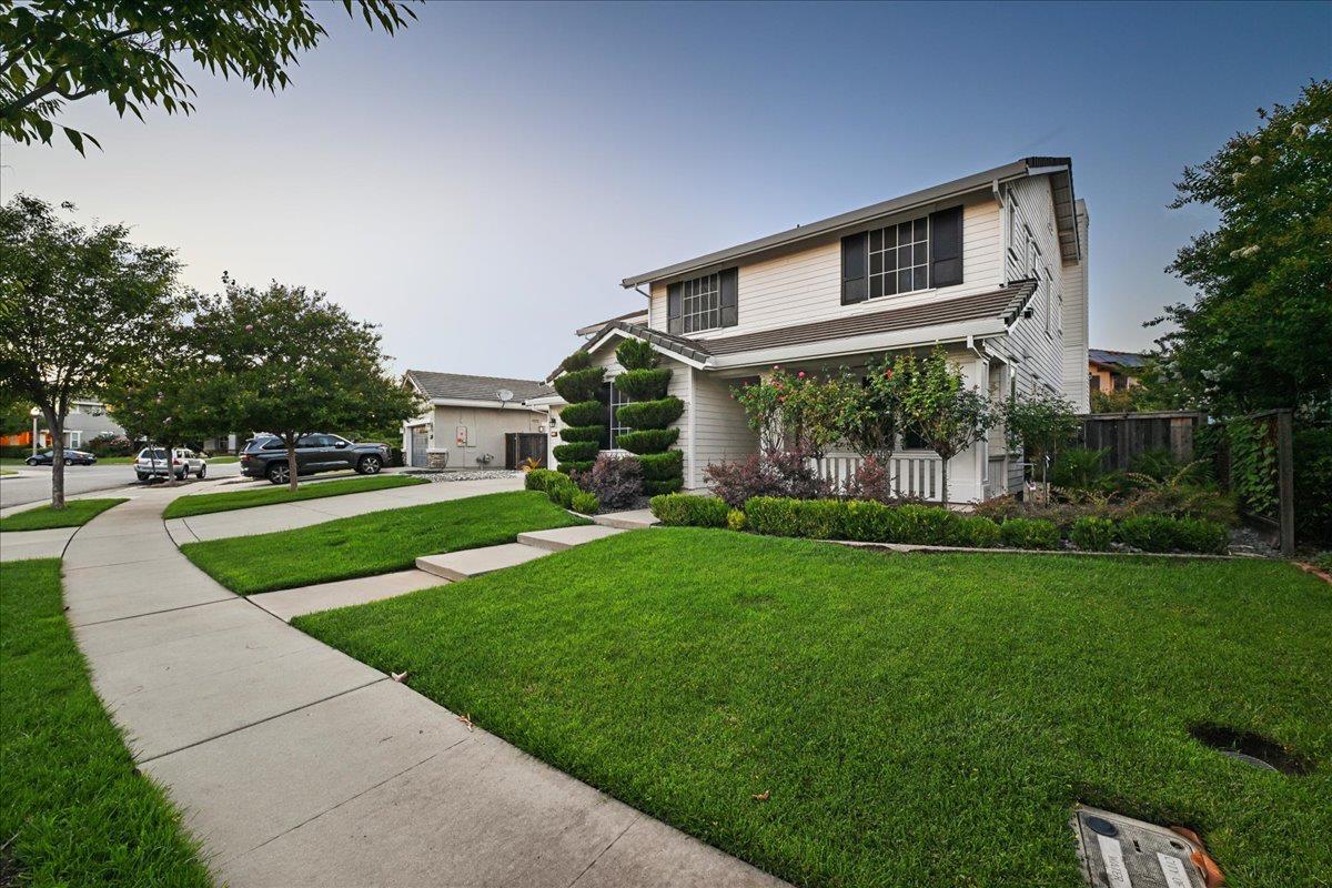 1708 Flora Way