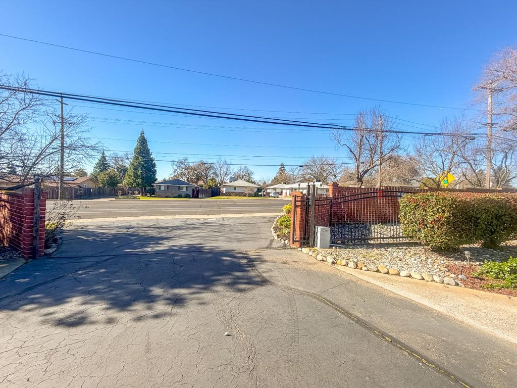 Photo of 5500 Stately Oak Lane, Carmichael, CA 95608 (MLS # 226009135)