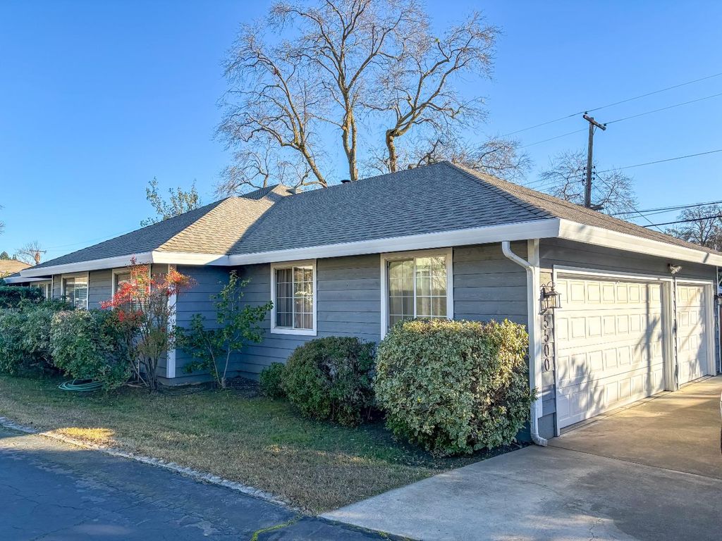 Photo of 5500 Stately Oak Lane, Carmichael, CA 95608 (MLS # 226009135)