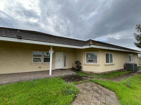 19081 E State Highway 120 Ripon CA 95366