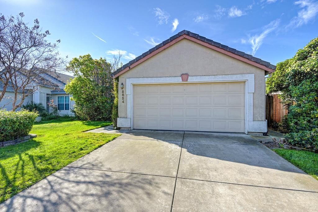 Photo of 8654 Black Kite Drive, Elk Grove, CA 95624 (MLS # 226031627)