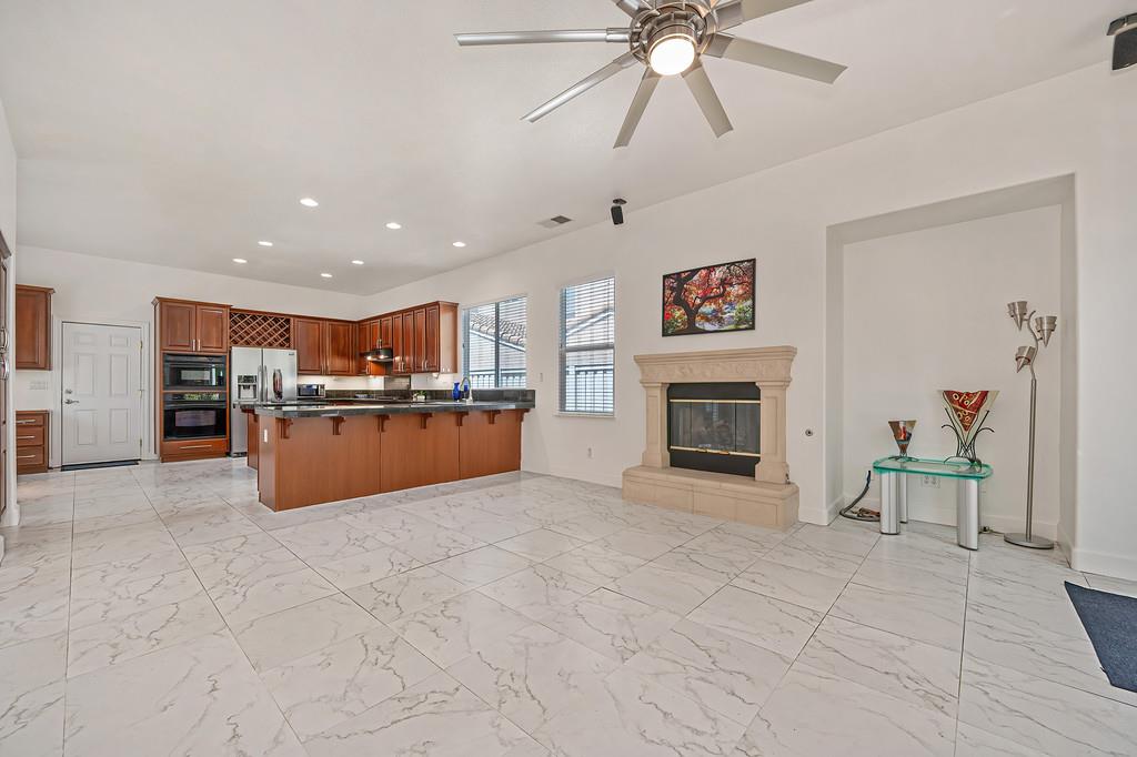6300 Royal Tern Court