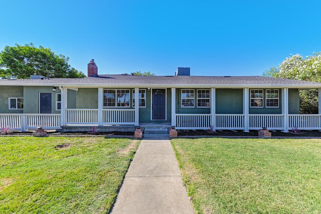 2525 Walnut Avenue