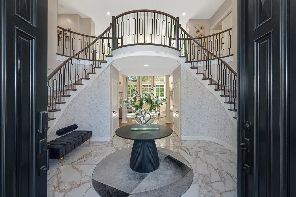 8860 Los Lagos Circle S