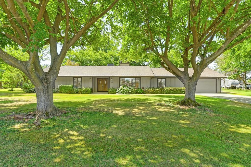 Photo of 8798 Caselman Road, Sacramento, CA 95828 (MLS # 226007224)