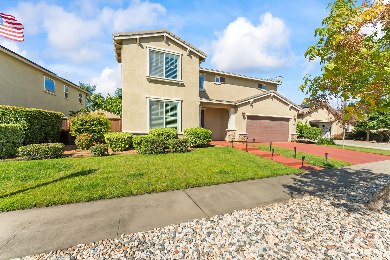 1552 Flora Way
