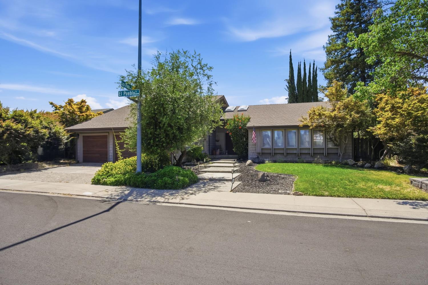 1421 El Pueblo Drive - Photo 3