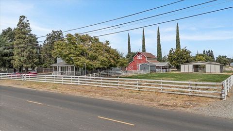 4301 Santa Fe Street Riverbank CA 95367