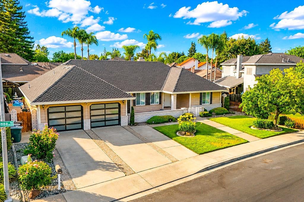 2233 Cheyenne Way - Photo 4