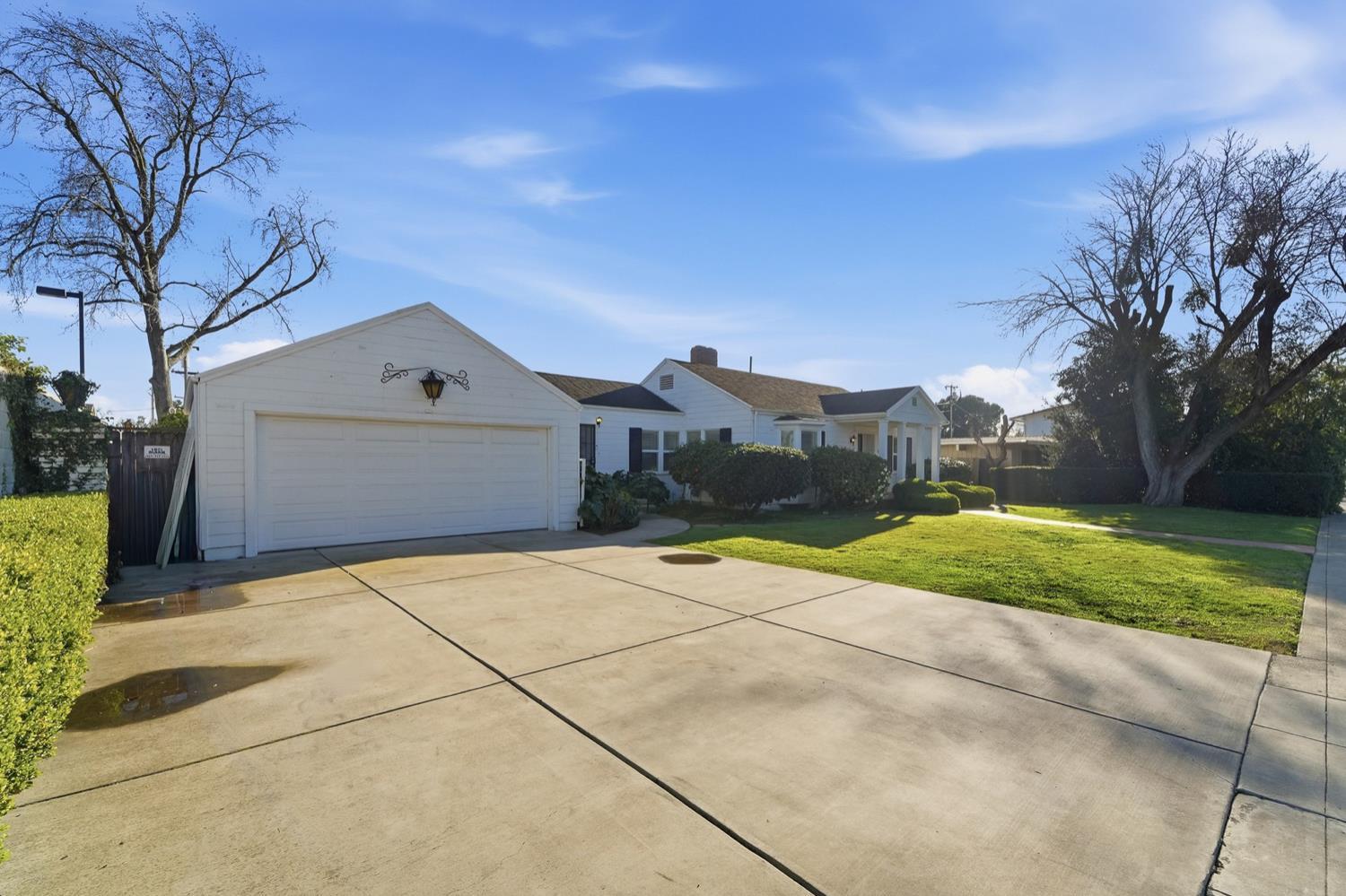 2864 Country Club Boulevard