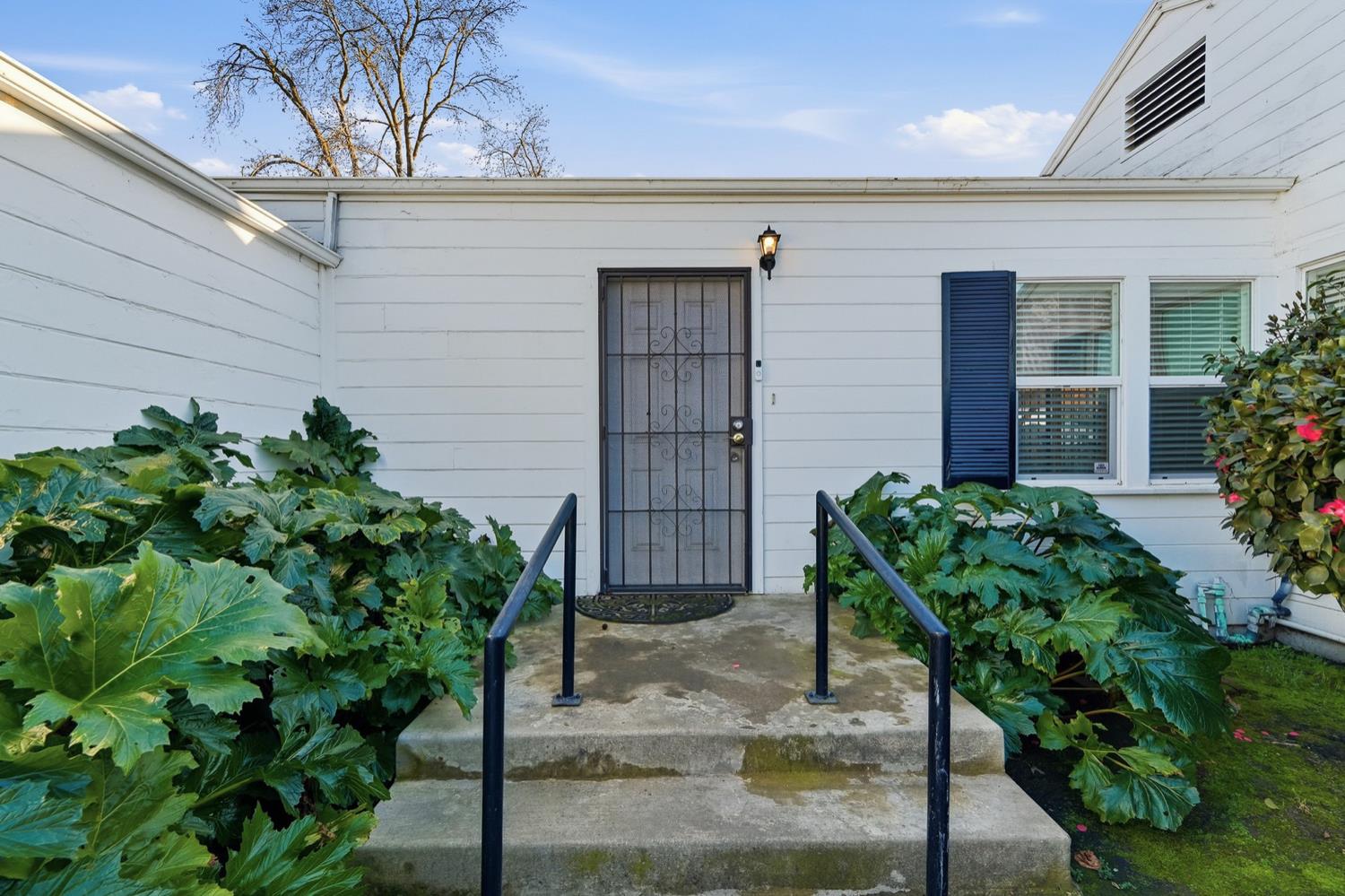 2864 Country Club Boulevard