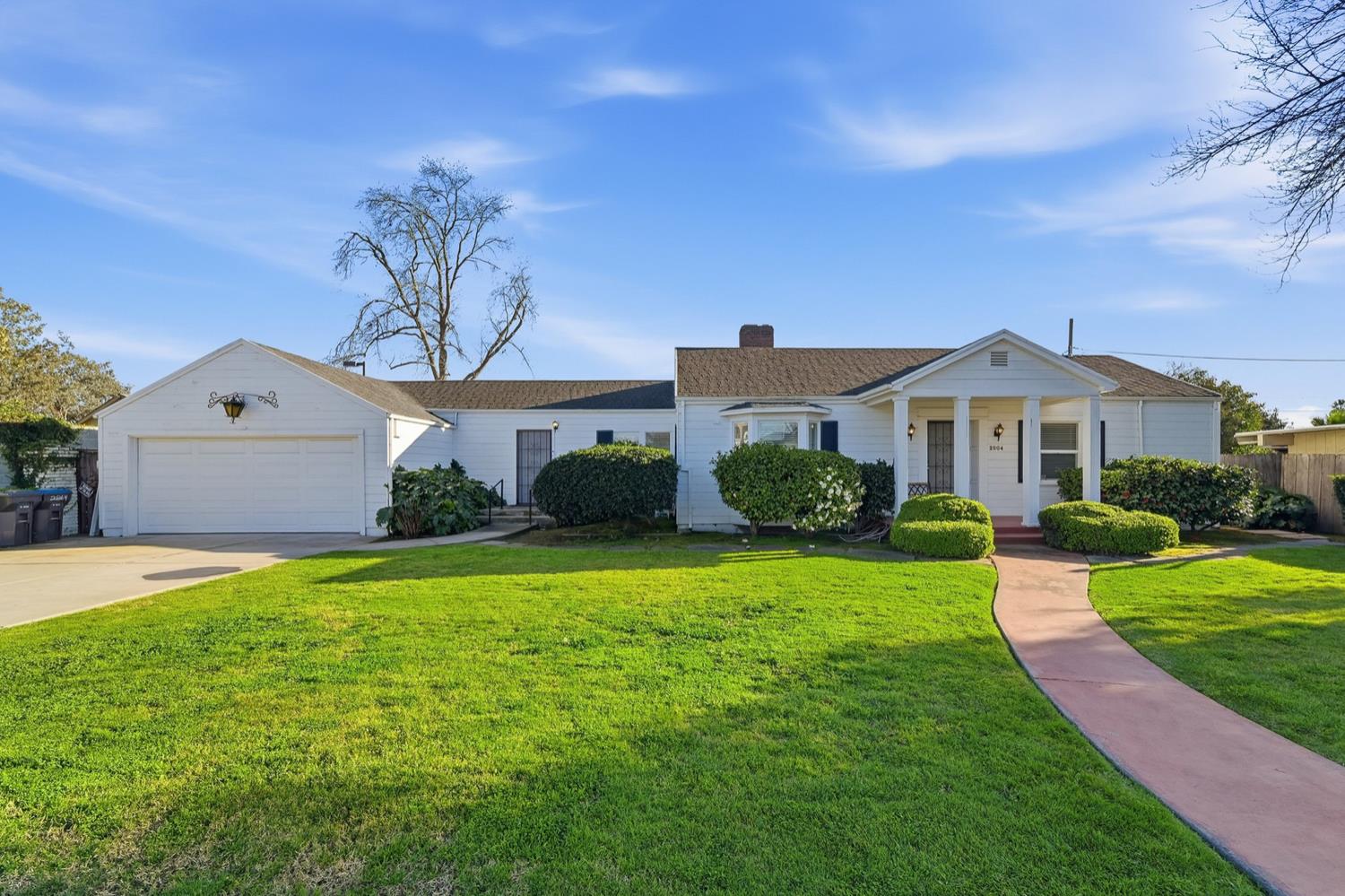 2864 Country Club Boulevard