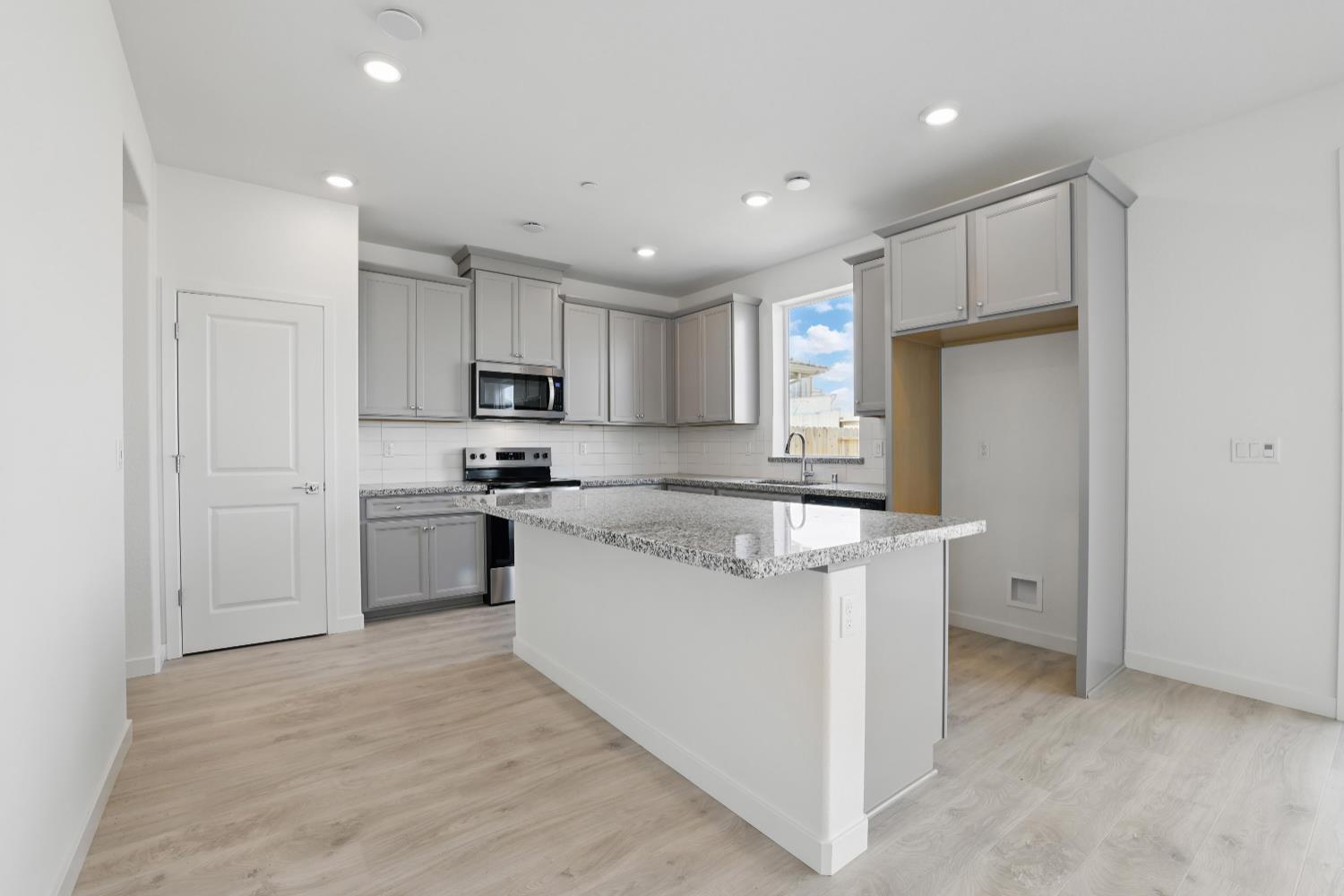 4136 Gold Beam Way