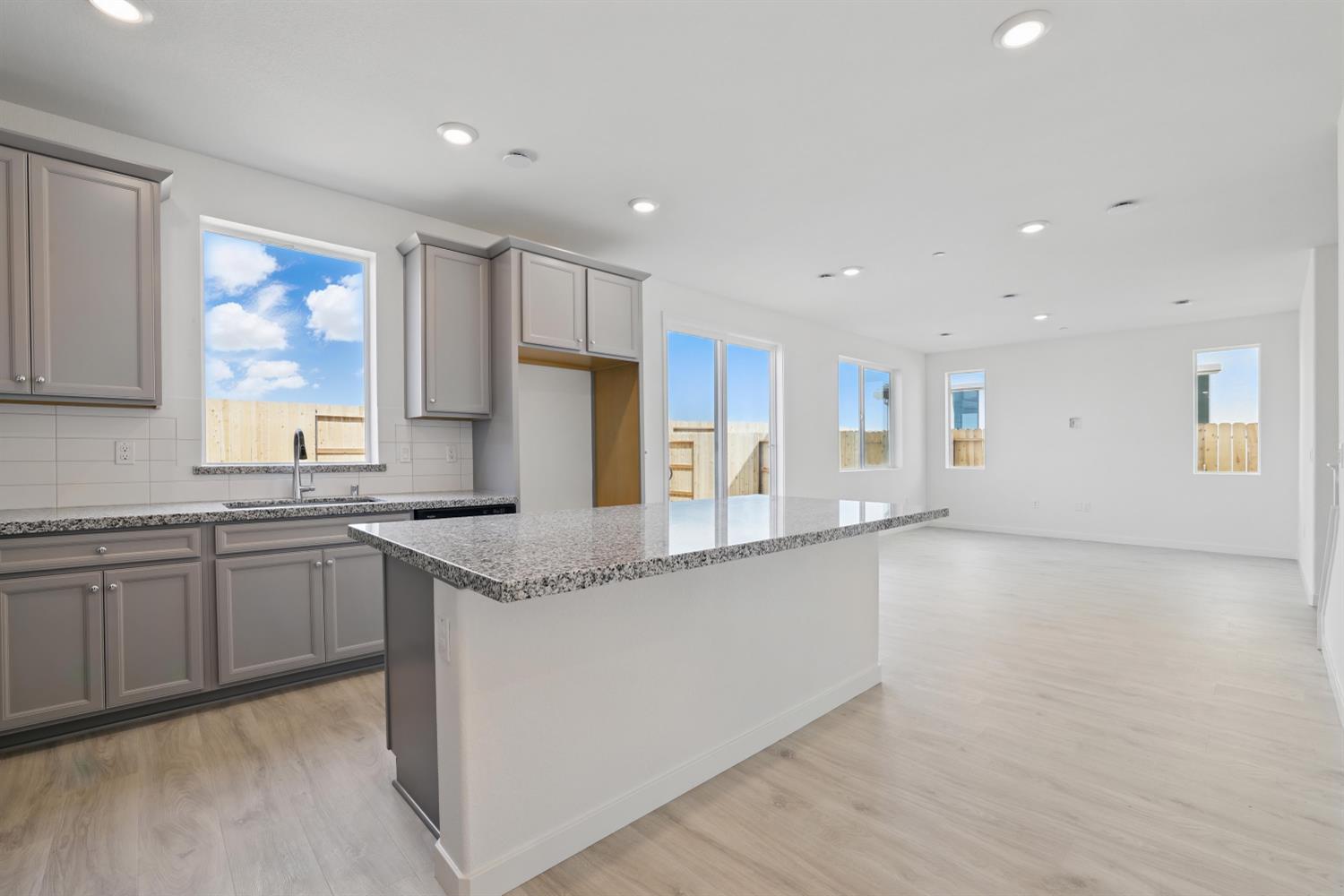 4136 Gold Beam Way