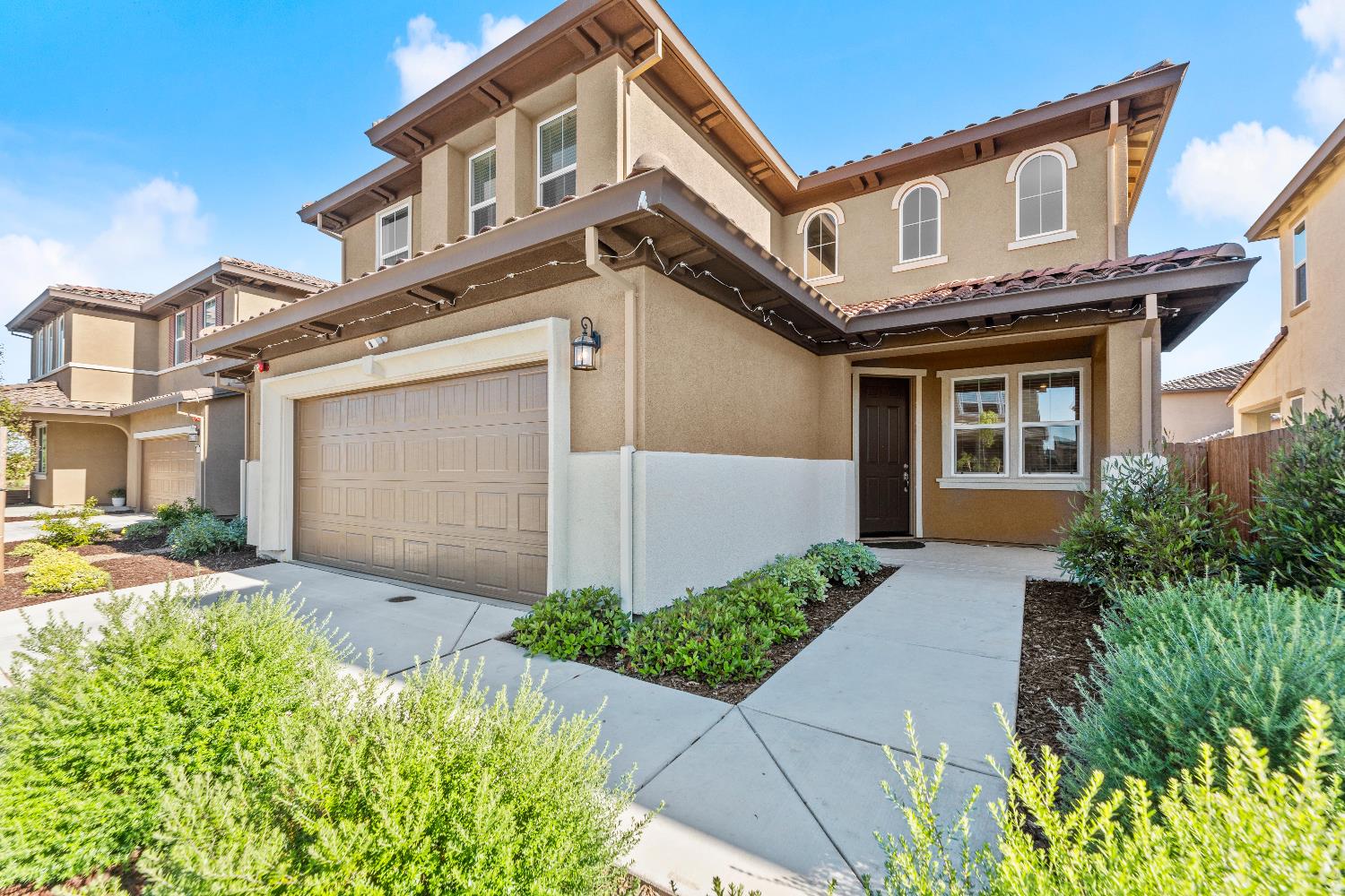 8012 Schrader Way