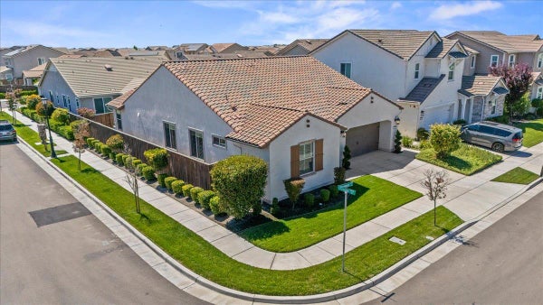 6704 SHOREWOOD LN, STOCKTON, CA 95219 - Image f5f4a71f4d930e2a49c1bd1beb8f1485/3966795366