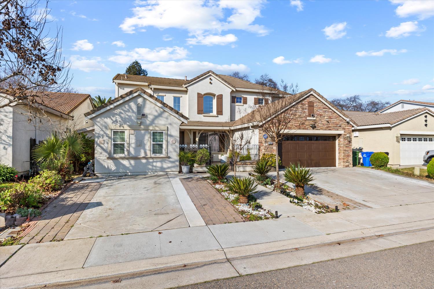 9820 Spring View Way