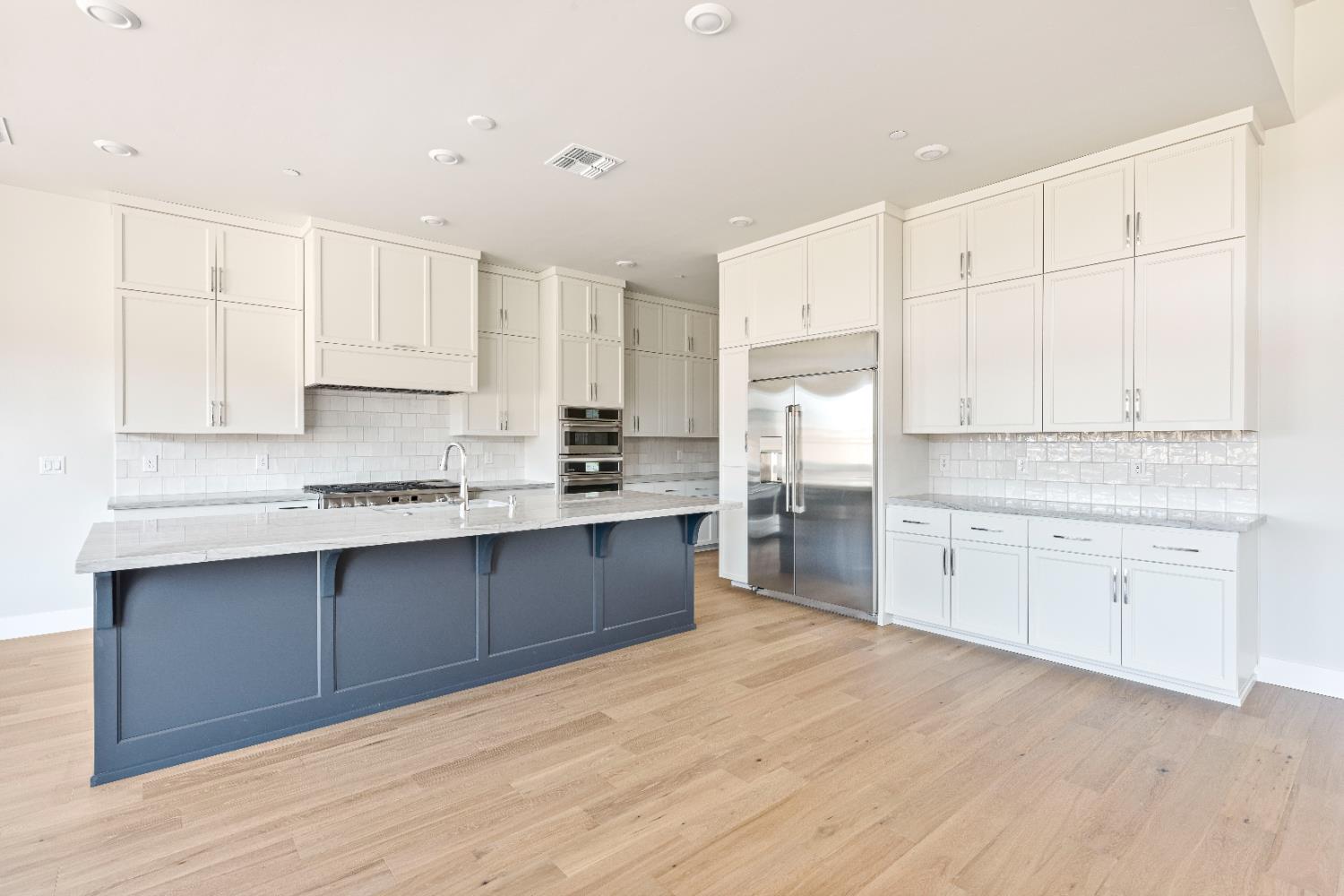 3026 Blackpoint Court