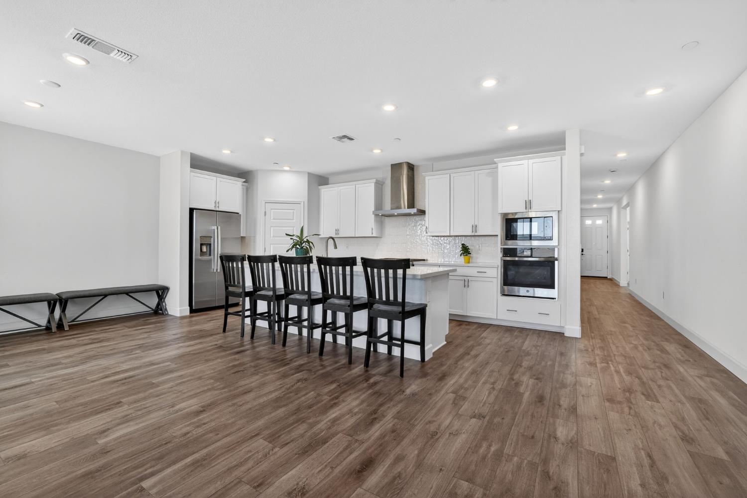 3382 Trumpet Vine Drive