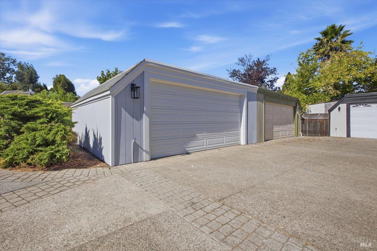 2569 Topaz Drive