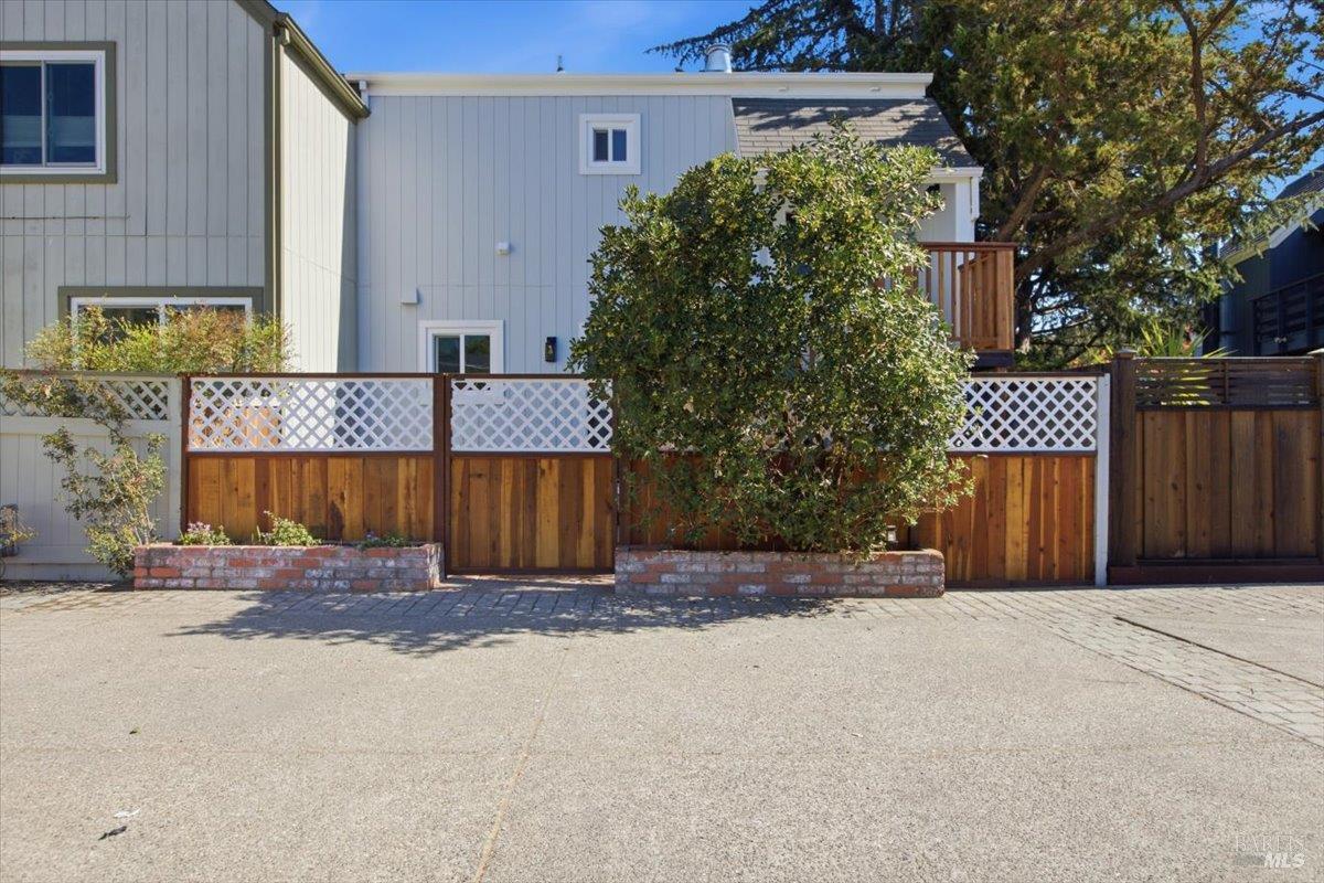 2569 Topaz Drive