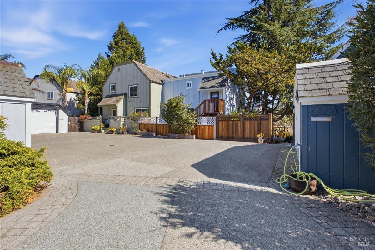 2569 Topaz Drive