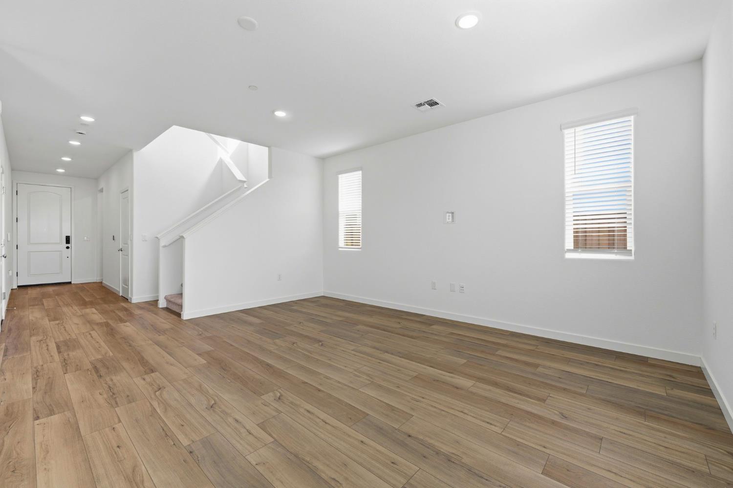 1210 N Robiolo Lane